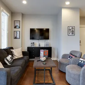 Music Row King Beds Keyless Entry Nashville